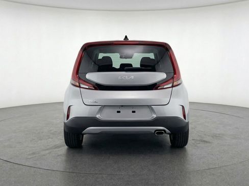 Used 2025 Kia Soul LX w/ LX Technology Package FWD image 7