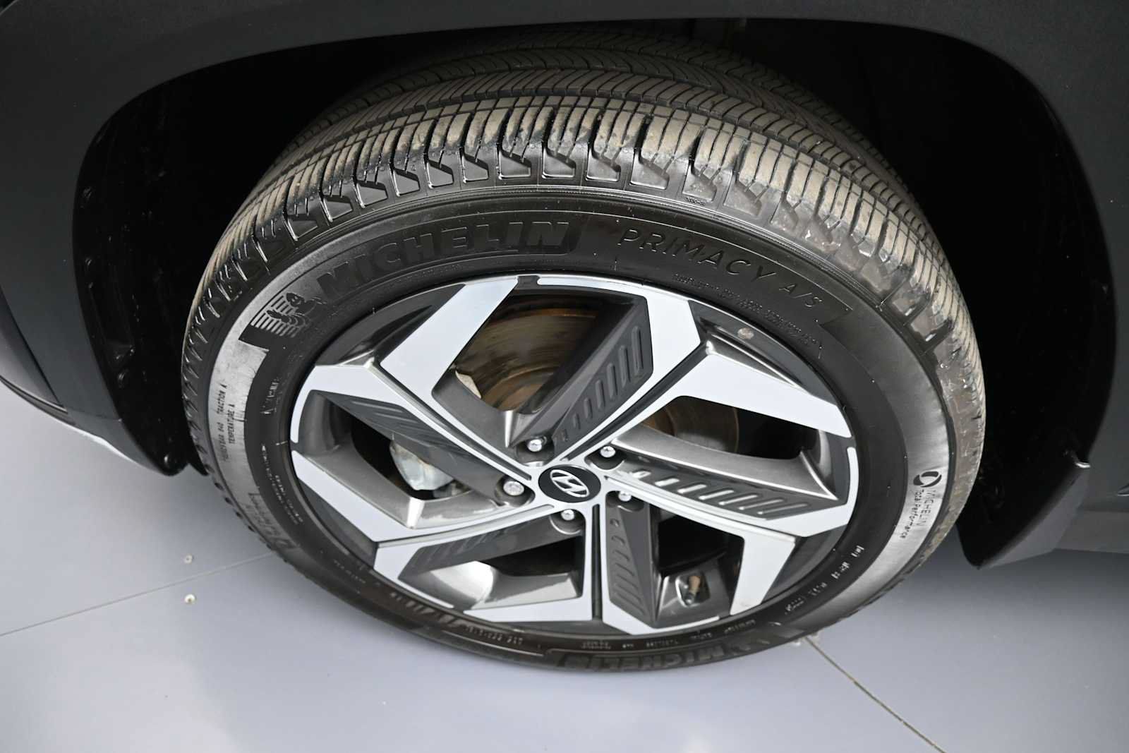 Certified 2024 Hyundai Tucson Limited AWD/4WD image 14