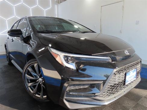 Used 2024 Toyota Corolla SE FWD image 2
