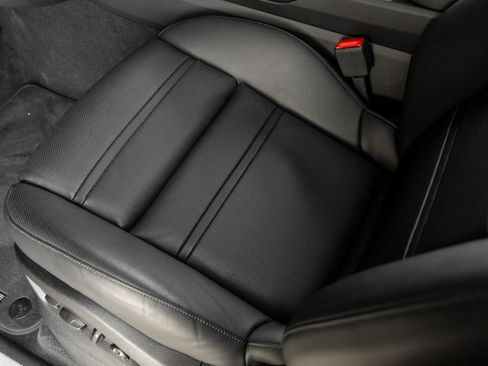 Certified 2025 Porsche Cayenne S AWD/4WD image 22