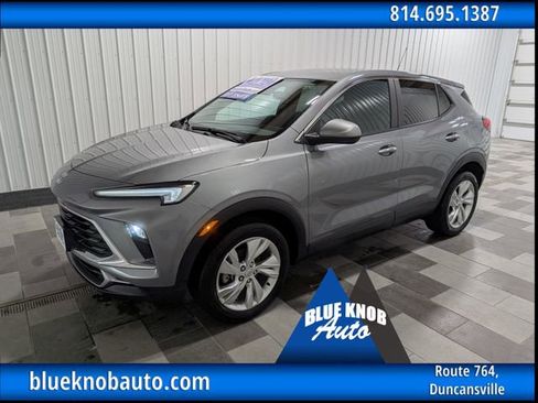 Used 2025 Buick Encore GX Preferred AWD/4WD image 1