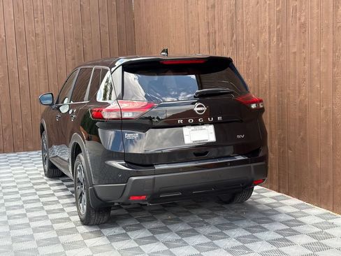 Used 2024 Nissan Rogue SV FWD image 15
