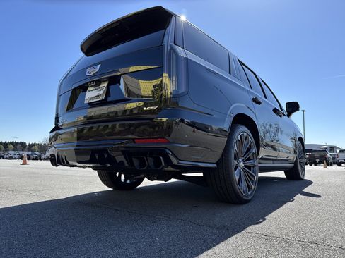 Used 2026 Cadillac Escalade V image 10