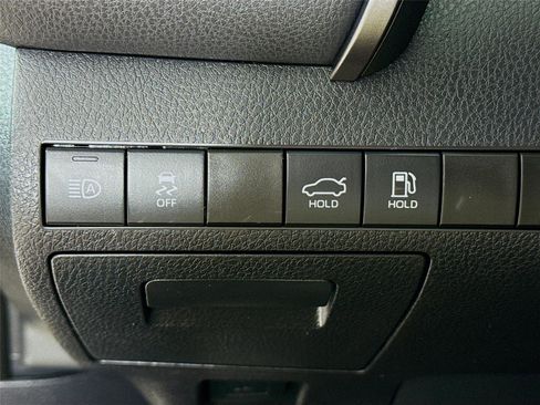 Used 2021 Toyota Camry LE FWD image 14