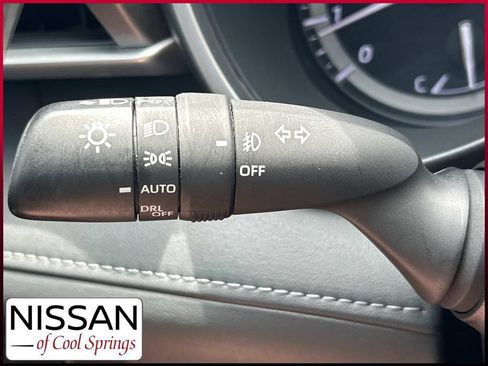 Used 2021 Toyota Highlander XLE FWD image 35