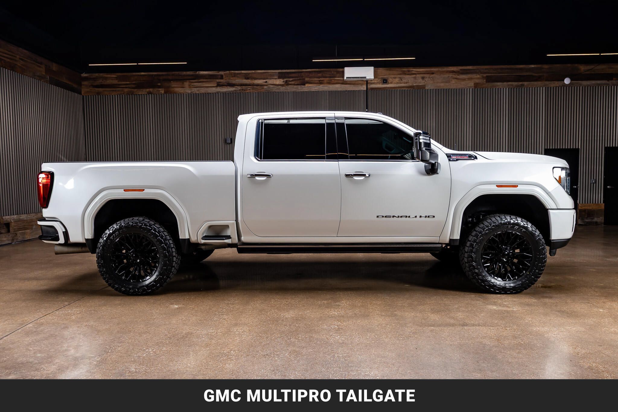 Used 2023 GMC Sierra 2500 Denali w/ Denali Ultimate Package AWD/4WD image 11