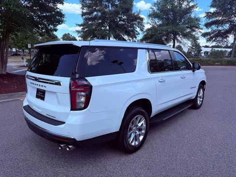 Used 2021 Chevrolet Suburban Premier AWD/4WD image 14
