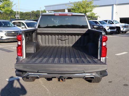 Used 2021 Chevrolet Silverado 1500 LT AWD/4WD image 13
