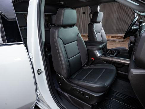 Used 2025 Chevrolet Silverado 2500 LTZ w/ LTZ Premium Package image 28