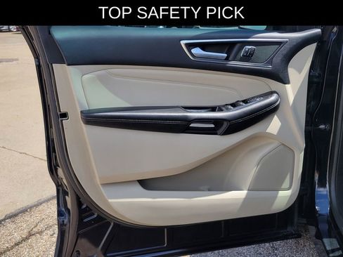 Used 2015 Ford Edge Titanium FWD image 18