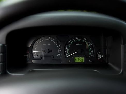 Used 2004 Land Rover Discovery S AWD/4WD image 10