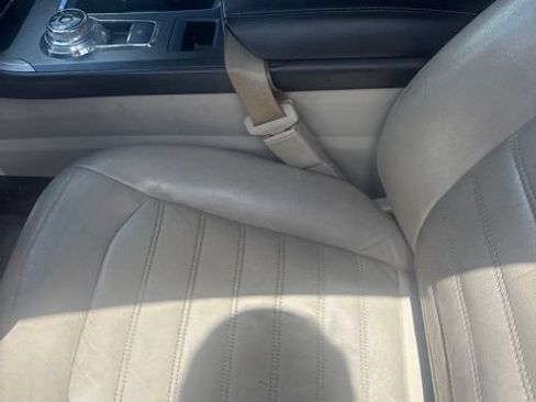 Used 2017 Ford Fusion SE FWD image 6