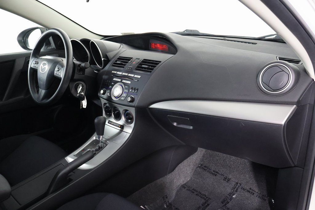 Used 2011 MAZDA MAZDA3 i Touring FWD image 9