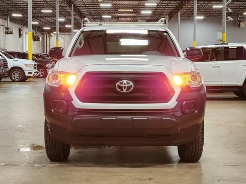 Used 2020 Toyota Tacoma SR RWD image 2
