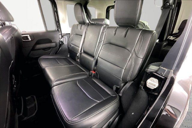 Used 2023 Jeep Wrangler Unlimited Sahara AWD/4WD image 20