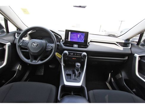 Used 2024 Toyota RAV4 LE FWD image 9
