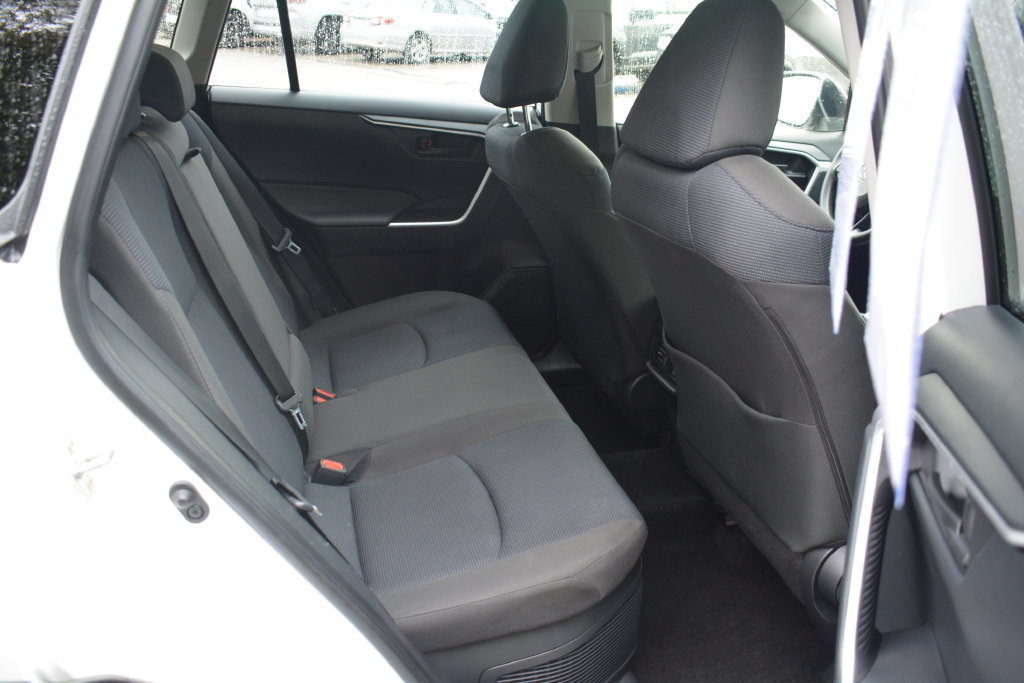 Used 2025 Toyota RAV4 LE AWD/4WD image 18