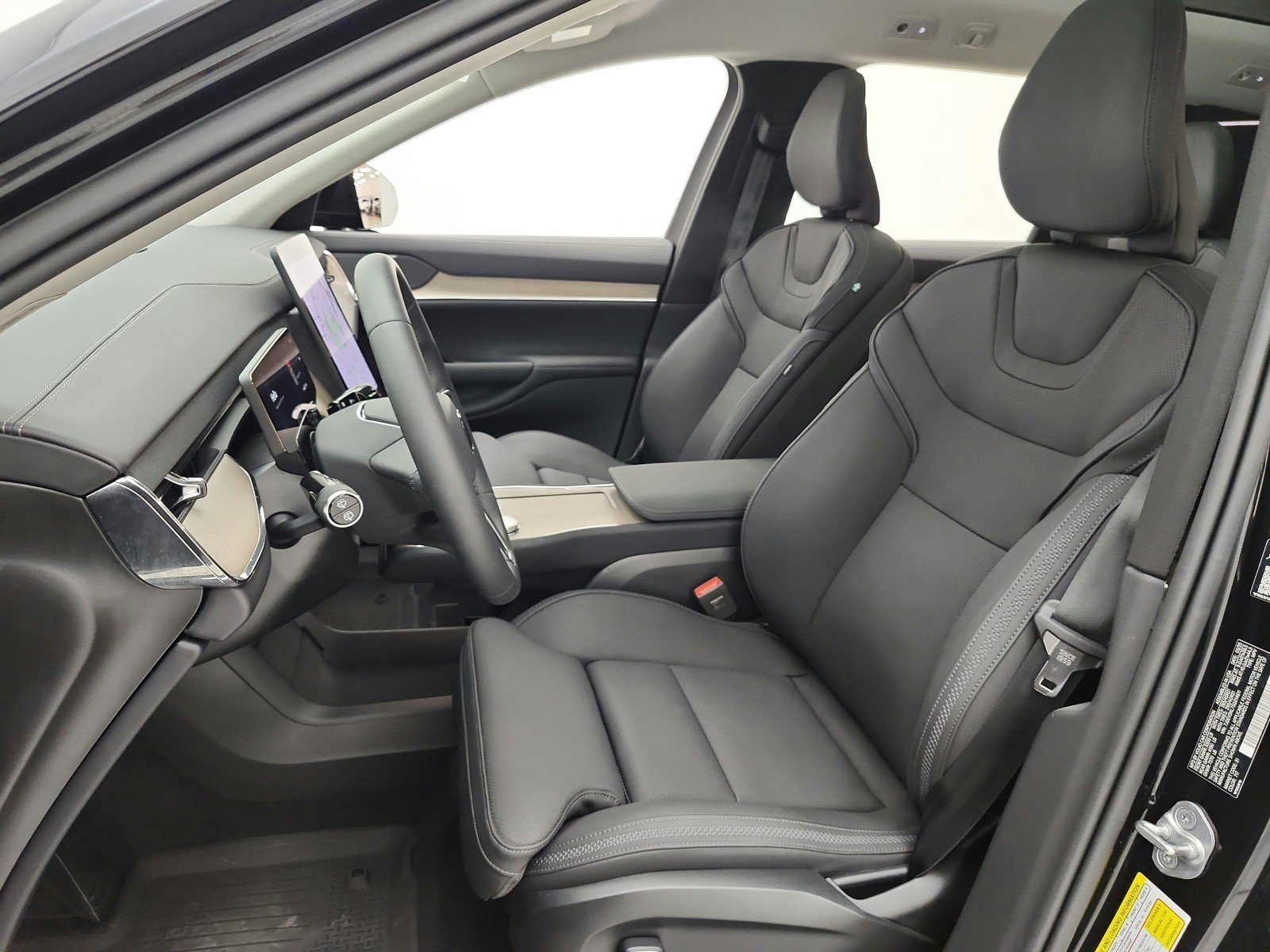 Used 2025 Volvo EX90 Ultra AWD/4WD image 15