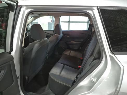 Used 2024 Nissan Rogue SV AWD/4WD image 13