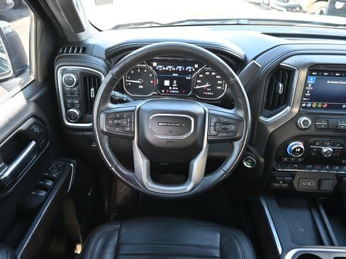 Used 2022 GMC Sierra 1500 Denali w/ Denali Premium Package AWD/4WD image 9