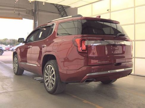 Used 2023 GMC Acadia Denali w/ Denali Ultimate Package FWD image 4
