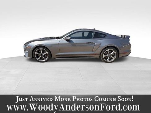 Used 2022 Ford Mustang GT Premium w/ Equipment Group 401A RWD image 4