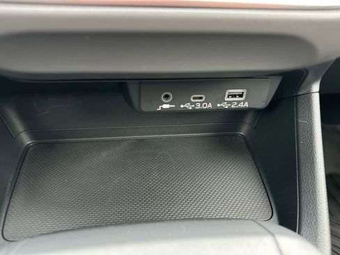 Certified 2024 Subaru Crosstrek 2.0i Premium image 33