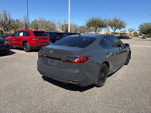 Used 2025 Toyota Camry SE w/ Convenience Package image 5