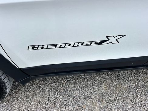 Used 2022 Jeep Cherokee Latitude w/ Trailer Tow Group image 50