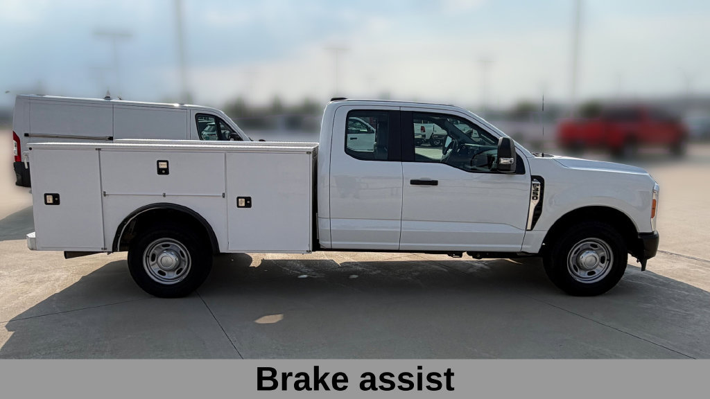 Used 2023 Ford F350 XL RWD image 6