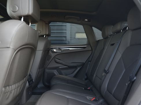 Used 2023 Porsche Macan AWD/4WD image 20