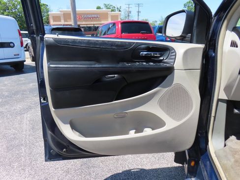 Used 2012 Dodge Grand Caravan Crew w/ Crew Value Pkg FWD image 6
