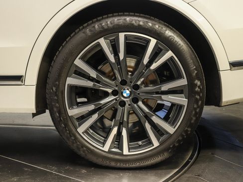 Used 2024 BMW X7 xDrive40i w/ Executive Package AWD/4WD image 8