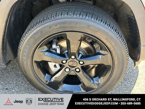 Used 2023 Jeep Grand Cherokee Altitude image 7