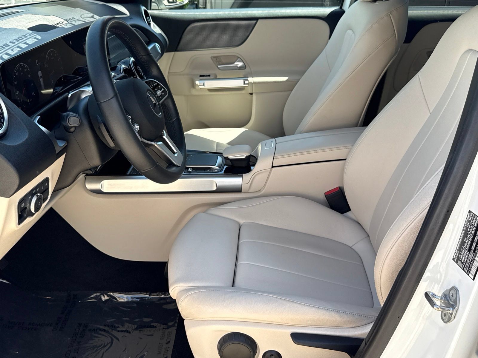 Used 2022 Mercedes-Benz GLB 250 image 25