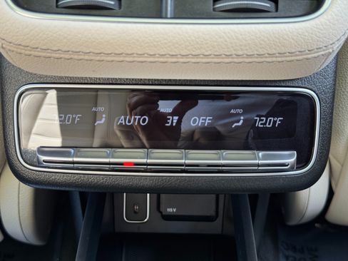 Used 2023 Mercedes-Benz GLS 450 4MATIC image 42
