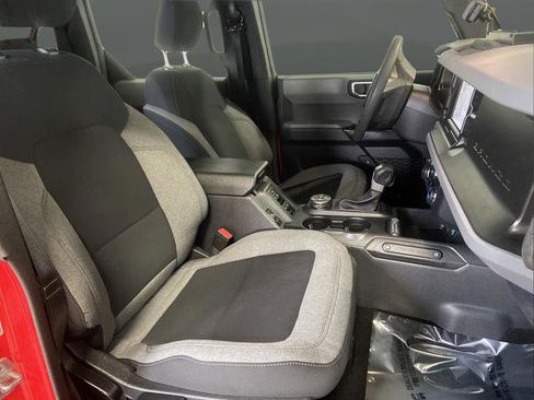 Used 2023 Ford Bronco Base image 26