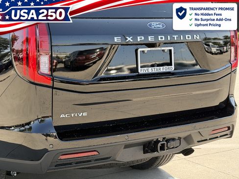 New 2026 Ford Expedition Active RWD image 7
