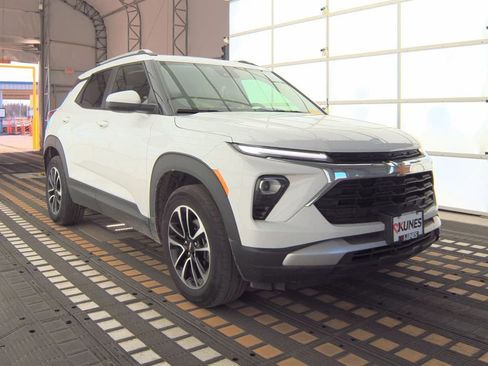 Used 2025 Chevrolet TrailBlazer LT image 13