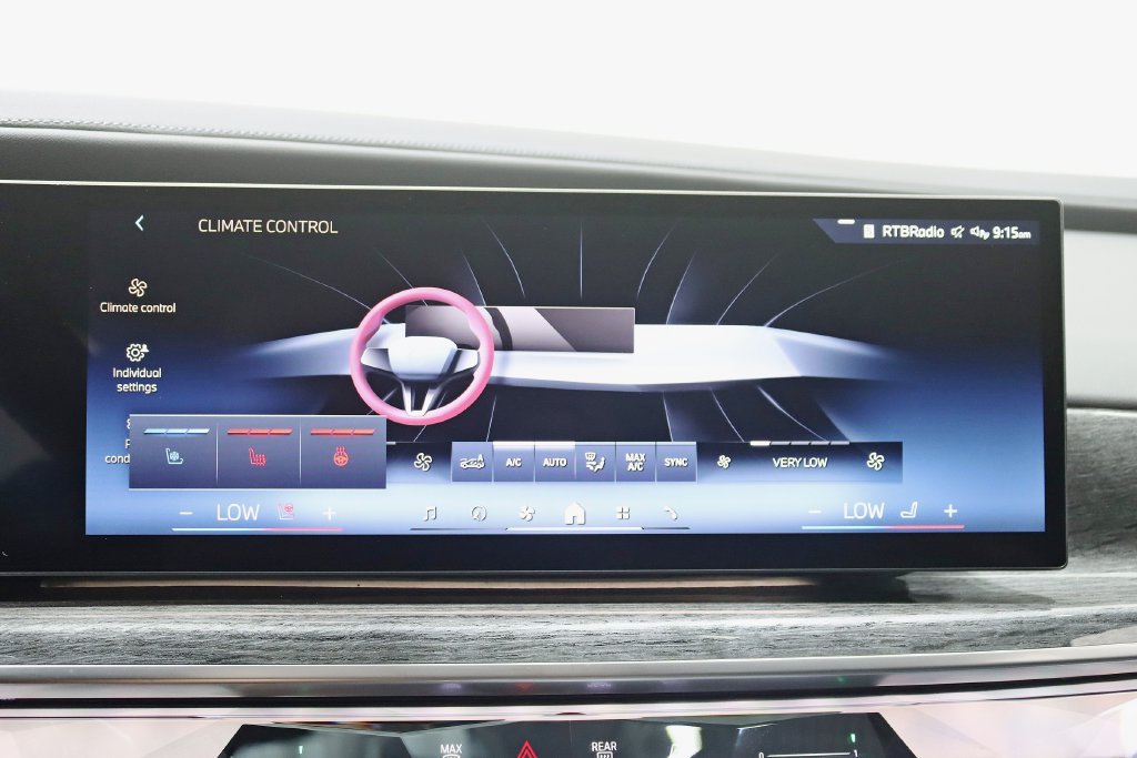 Used 2023 BMW 760i xDrive AWD/4WD image 22