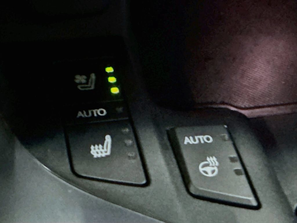 Used 2023 Lexus LX 600 4WD w/ Appearance Package image 23