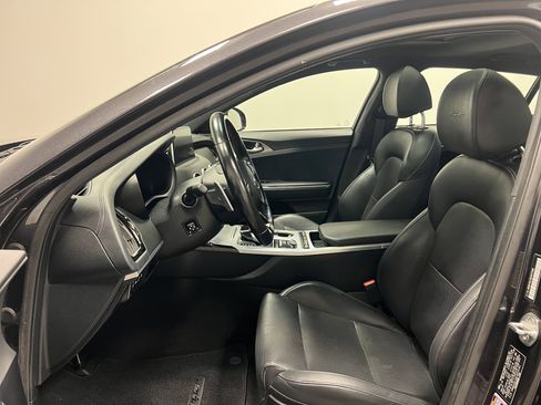 Used 2020 Kia Stinger GT1 image 15
