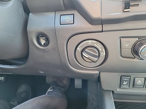 Used 2026 Nissan Frontier SV w/ All-Weather Content Package AWD/4WD image 10