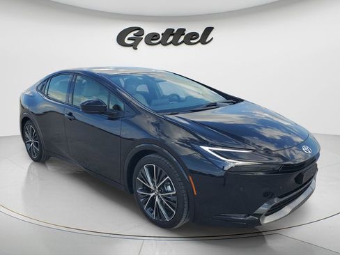 Certified 2026 Toyota Prius XLE FWD image 3