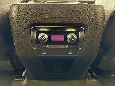 Used 2021 GMC Yukon SLT image 23