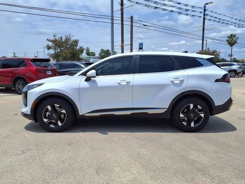 Certified 2026 Kia Sportage LX FWD image 5