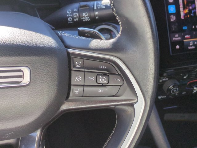 Used 2022 Jeep Grand Cherokee L Laredo AWD/4WD image 17