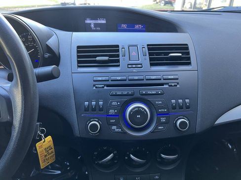 Used 2013 MAZDA MAZDA3 i Sport FWD image 16