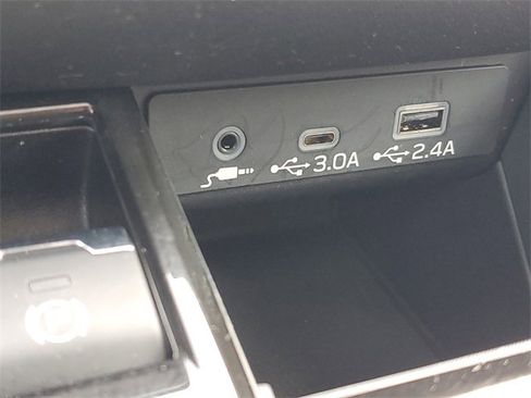 Certified 2023 Subaru Outback Limited image 30