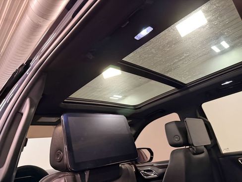 Used 2023 Chevrolet Tahoe Z71 image 11